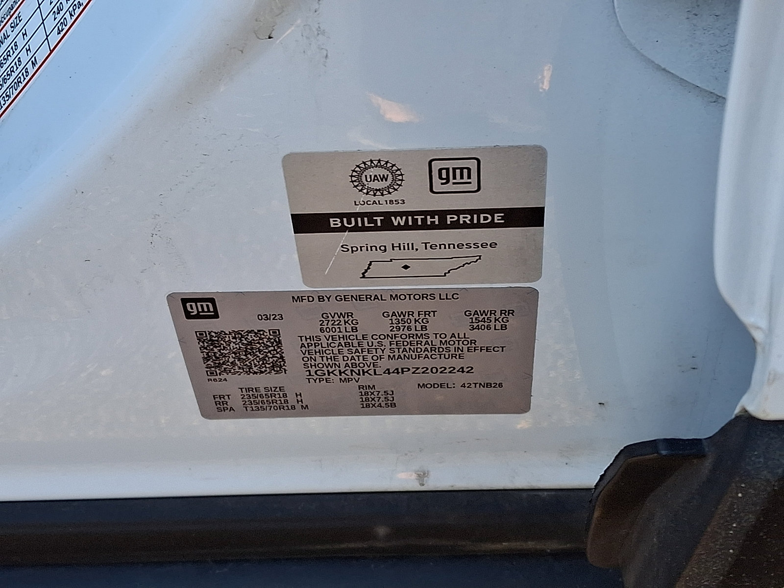 Used 2023 GMC Acadia SLE FWD image 28