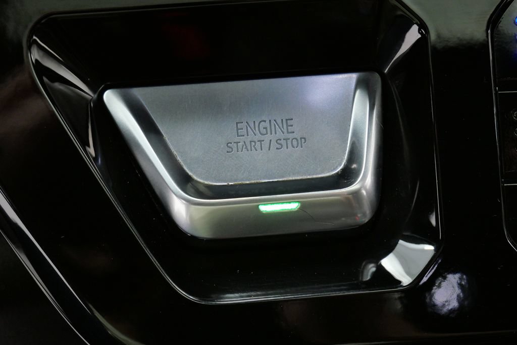 Used 2024 GMC Sierra 1500 AT4 w/ Technology Package AWD/4WD image 26