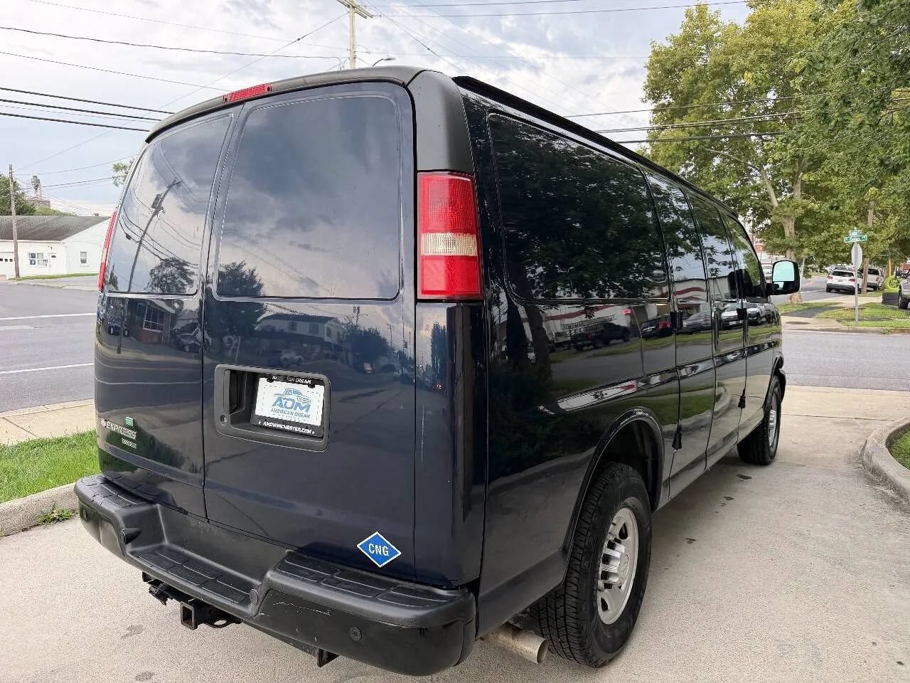 Used 2015 Chevrolet Express 2500 w/ Cold Climate Package RWD image 7