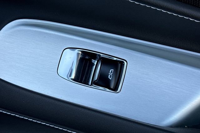 Used 2026 Chevrolet Corvette Stingray Coupe w/ Battery Protection Package image 18