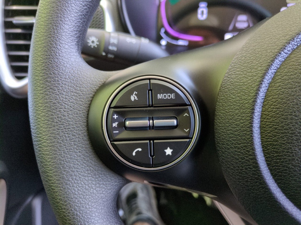 New 2025 Kia Soul LX w/ LX Technology Package FWD image 20