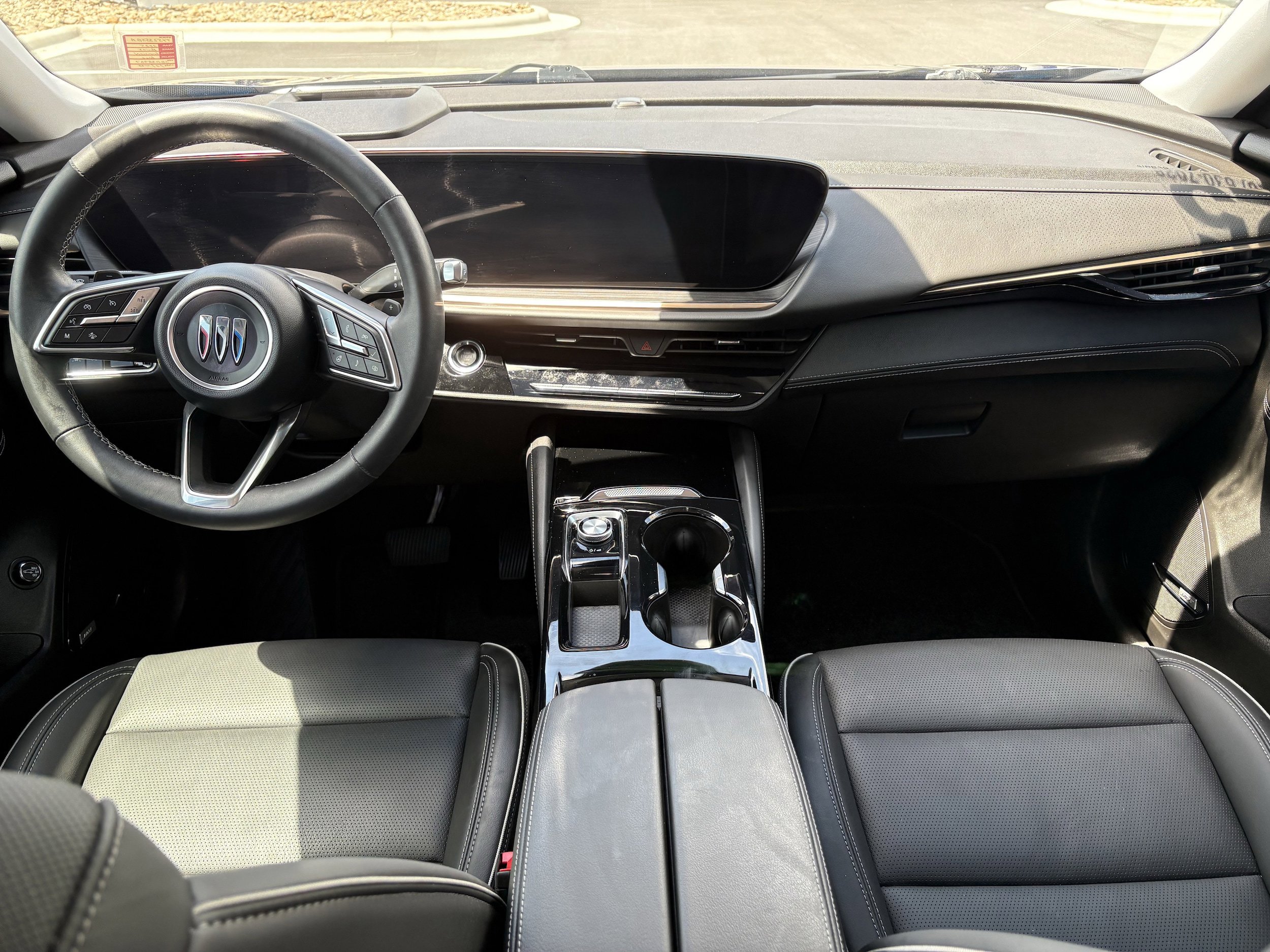 Used 2025 Buick Envision Avenir AWD/4WD image 16