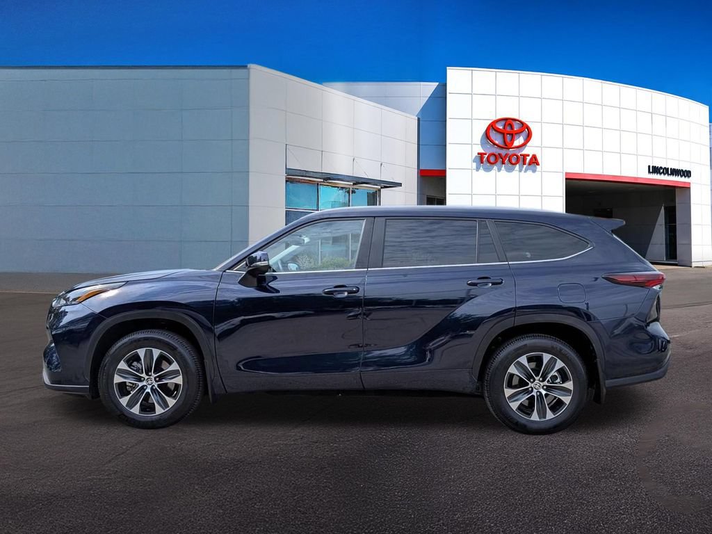 Used 2026 Toyota Highlander XLE AWD/4WD image 14