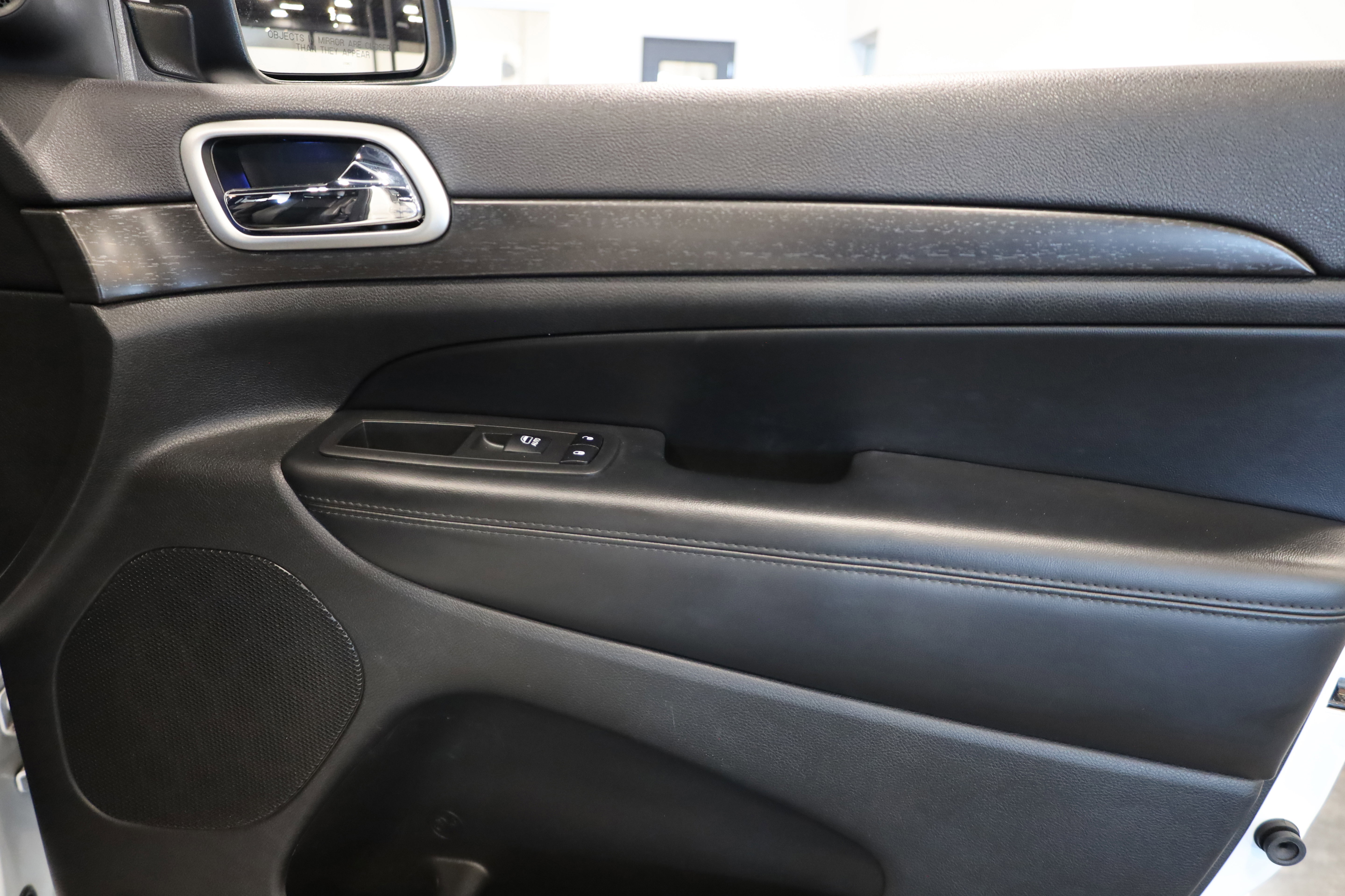 Used 2018 Jeep Grand Cherokee Altitude image 37