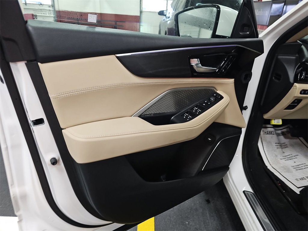 Used 2023 Acura MDX SH-AWD w/ Advance Package image 16