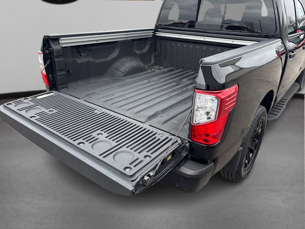 Used 2024 Nissan Titan SV w/ SV Convenience Package image 14