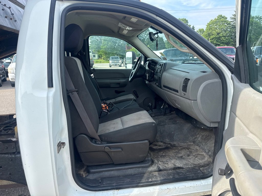 Used 2009 GMC Sierra 3500 W/T w/ Snow Plow Prep Package image 10