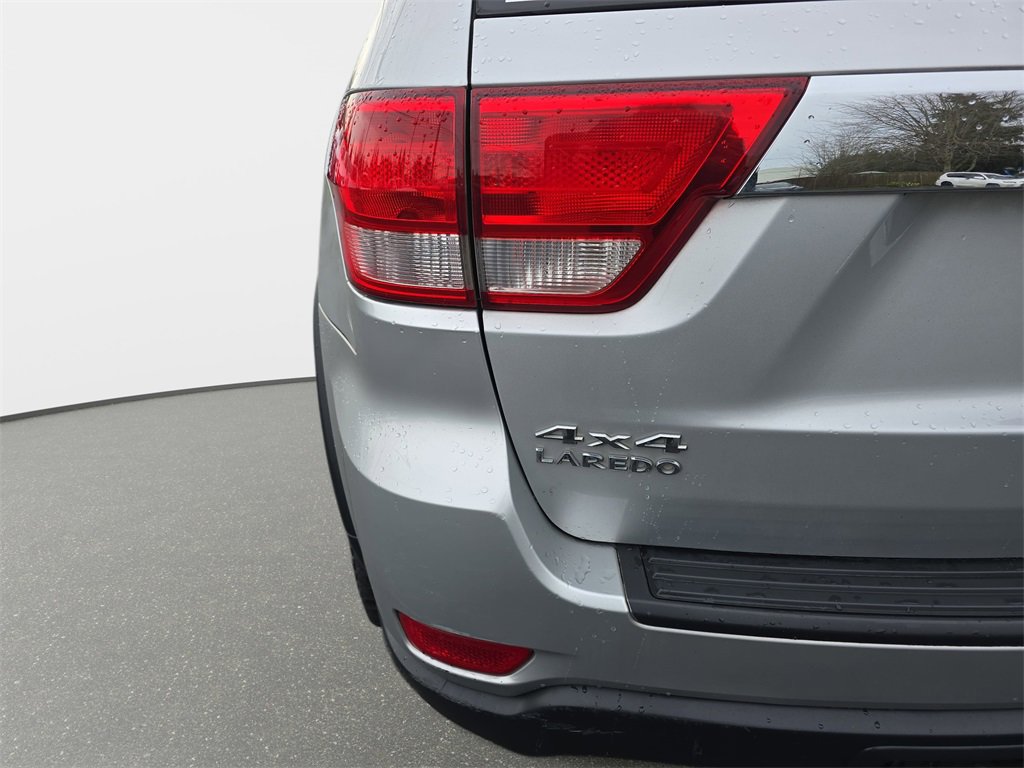 Used 2011 Jeep Grand Cherokee Laredo w/ Security & Convenience Group image 29