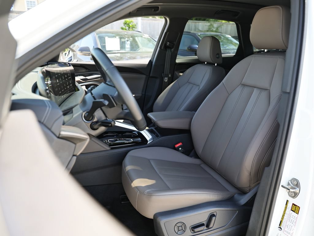 Certified 2025 Audi Q5 Premium w/ Convenience Package AWD/4WD image 19