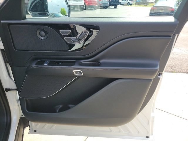 Certified 2024 Lincoln Aviator Reserve w/ Elements Package Plus AWD/4WD image 27
