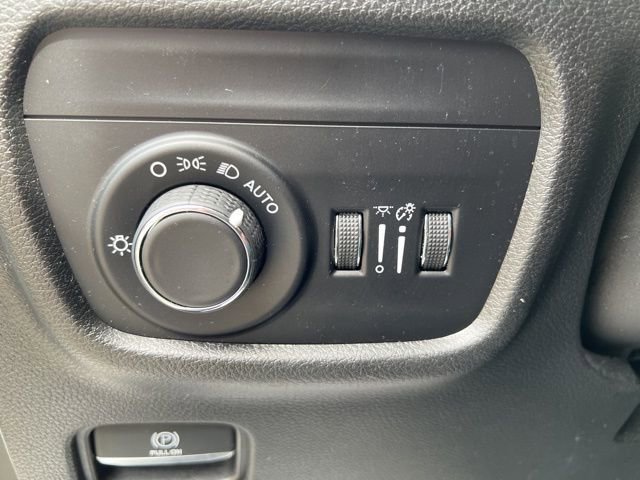 Certified 2023 Jeep Grand Cherokee Laredo w/ Luxury Tech Group I image 20