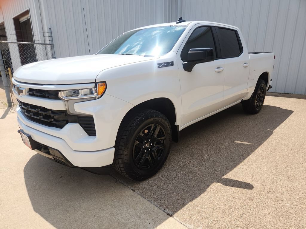 Used 2024 Chevrolet Silverado 1500 RST AWD/4WD image 1