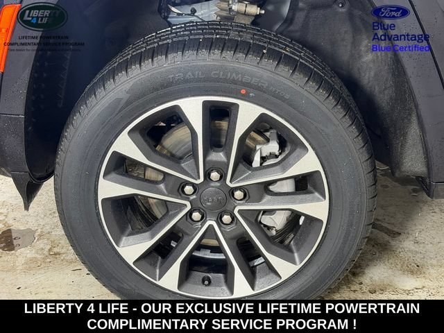 Used 2023 Jeep Grand Cherokee L Overland w/ Rear Seat Video Group I AWD/4WD image 11