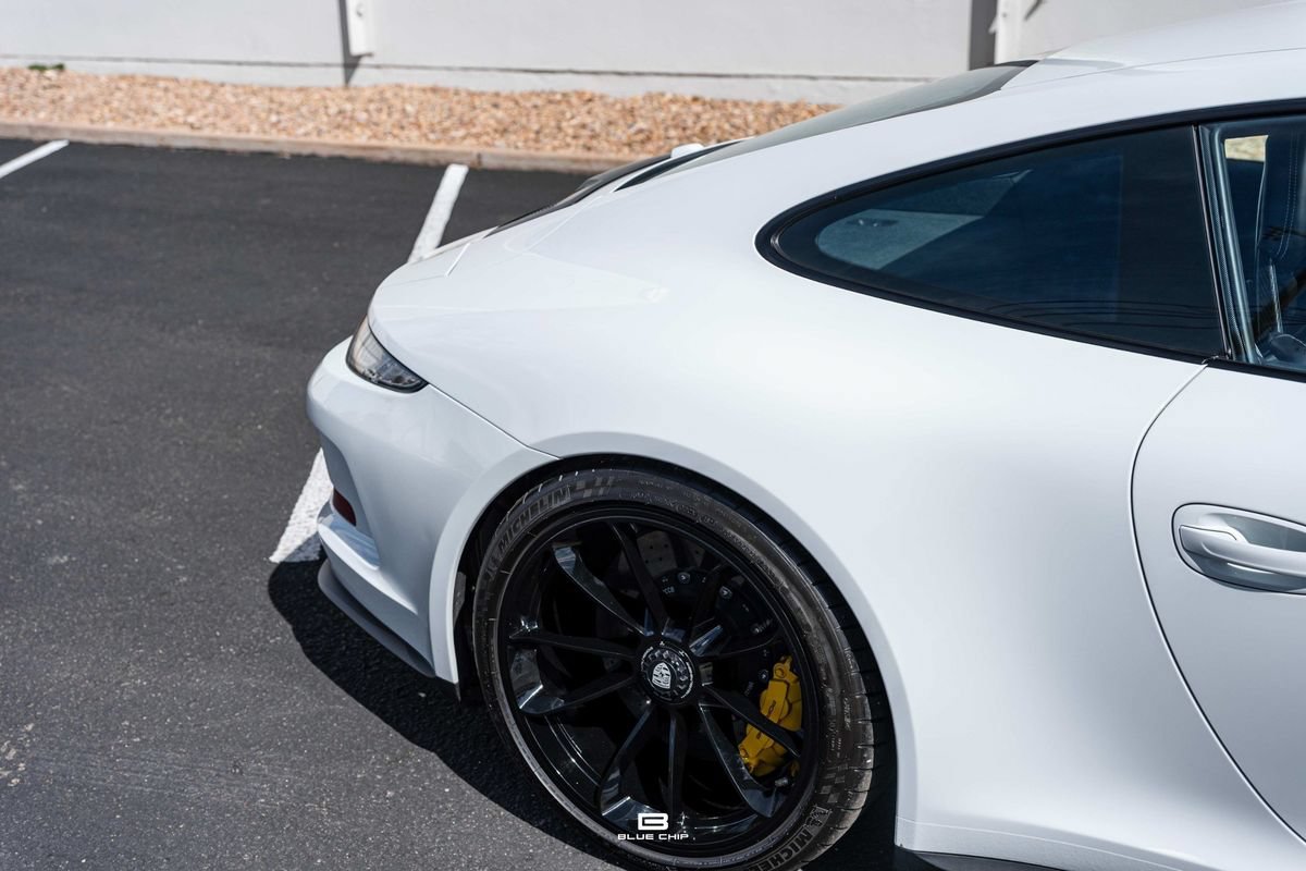Used 2016 Porsche 911 R RWD image 9