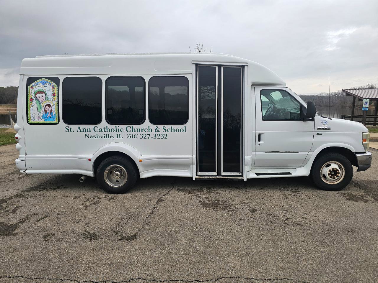 Used 2010 Ford E-350 and Econoline 350 Super Duty RWD image 3