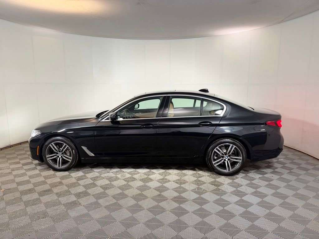 Used 2022 BMW 530i xDrive w/ Convenience Package image 3