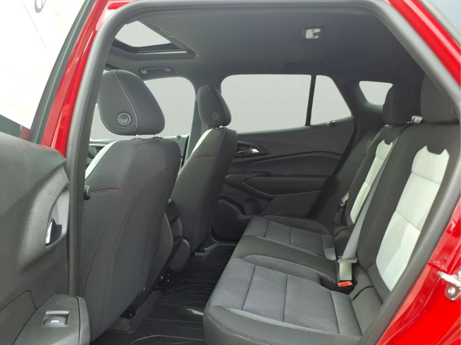 New 2026 Chevrolet Trax RS w/ Sunroof Package FWD image 10