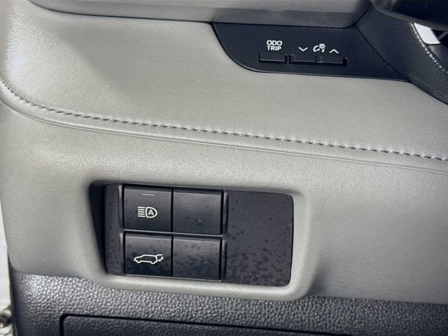 Used 2022 Toyota Highlander XLE FWD image 10