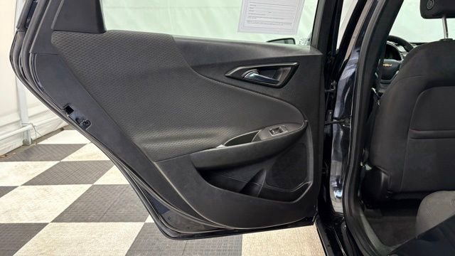 Used 2022 Chevrolet Malibu LT image 16