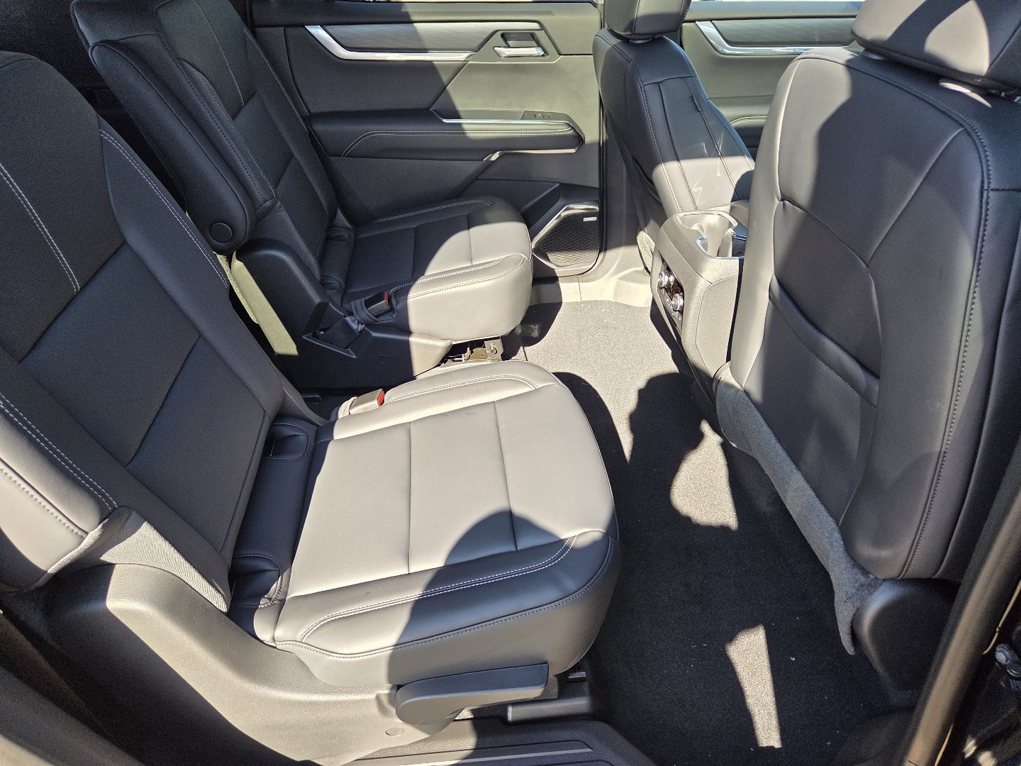 New 2027 GMC Acadia Elevation w/ Elevation Premium Package AWD/4WD image 24