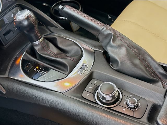 Used 2016 MAZDA MX-5 Miata Grand Touring RWD image 16