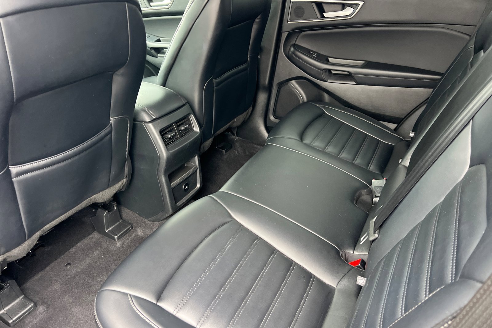 Used 2023 Ford Edge SEL image 9