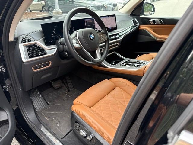 Used 2024 BMW X7 xDrive40i AWD/4WD image 16
