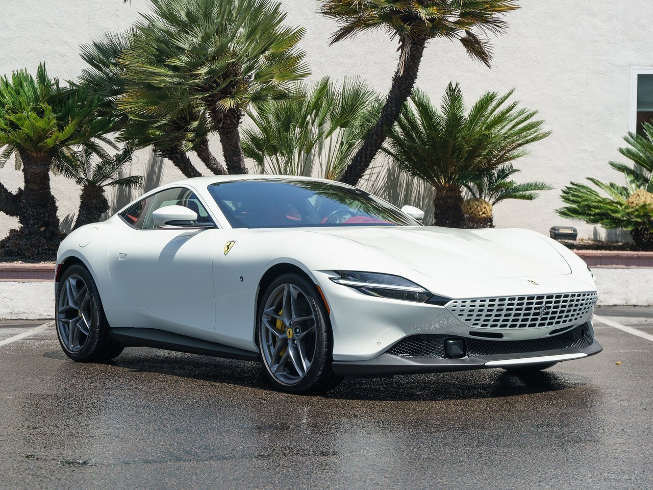 Used 2023 Ferrari Roma image 3