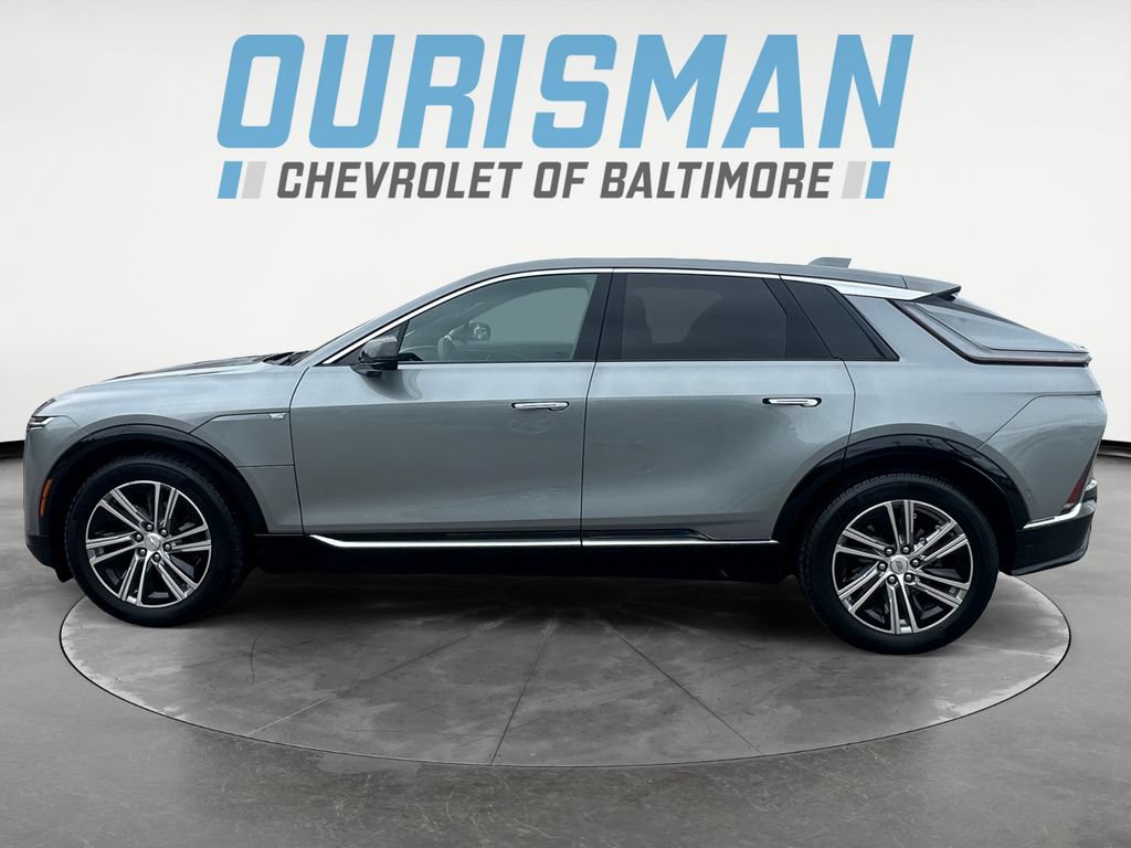 Used 2024 Cadillac Lyriq Luxury AWD/4WD image 3