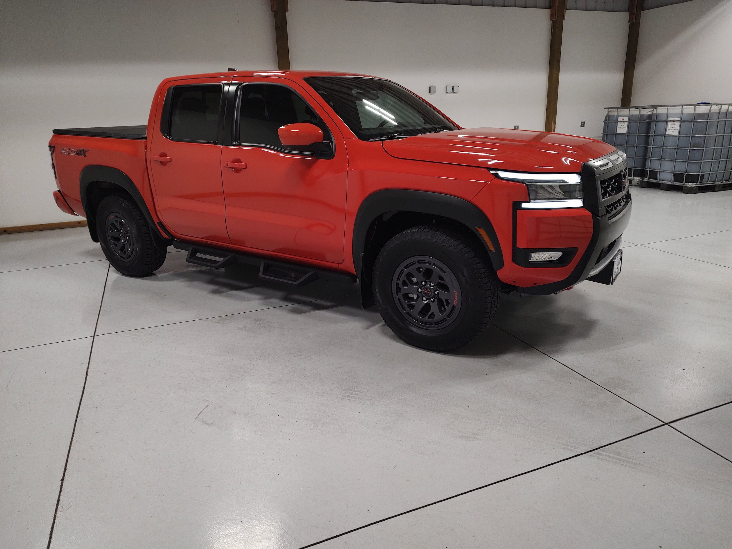 Used 2025 Nissan Frontier PRO-4X w/ Pro Convenience Package AWD/4WD image 2