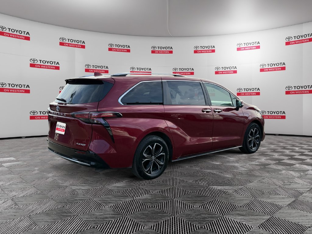 Used 2025 Toyota Sienna Platinum AWD/4WD image 5