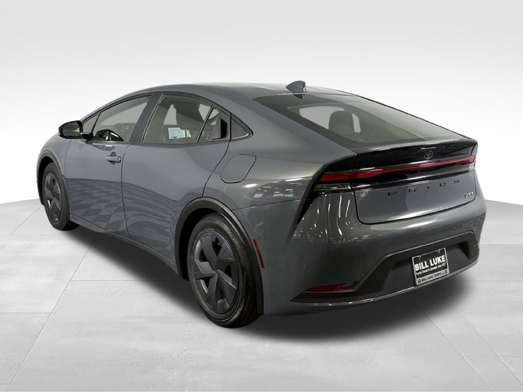 Used 2025 Toyota Prius LE FWD image 8