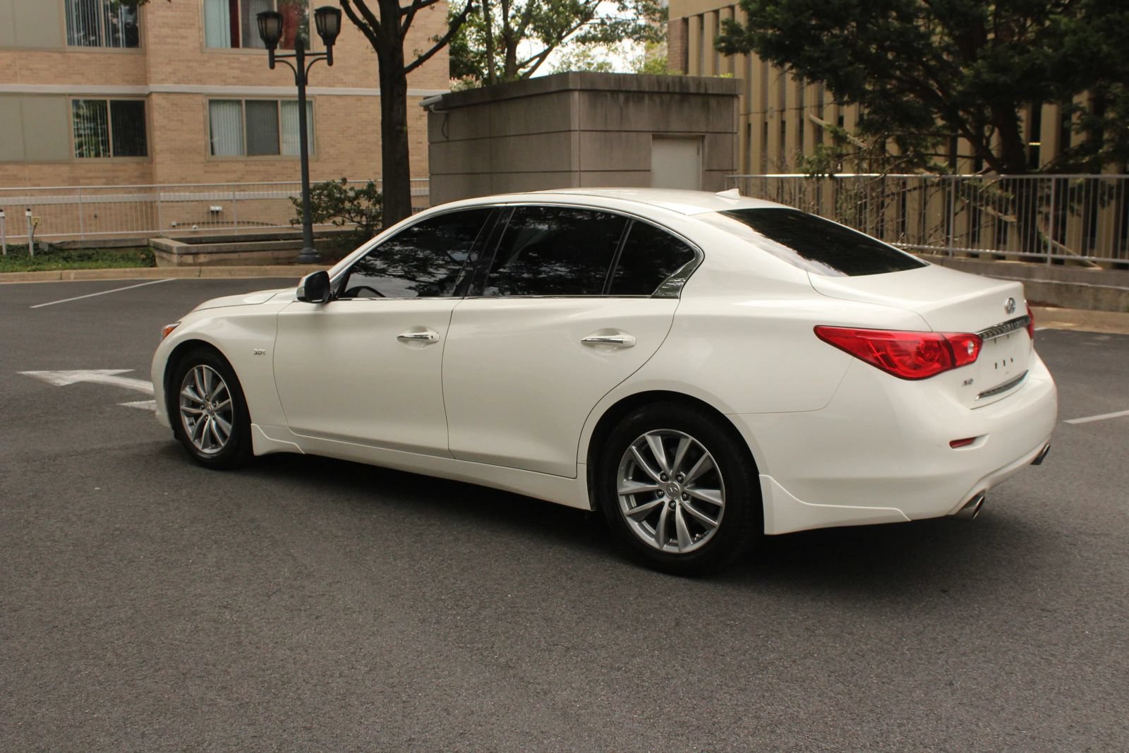 Used 2017 INFINITI Q50 3.0t Premium w/ 3.0T Premium Plus Package AWD/4WD image 6