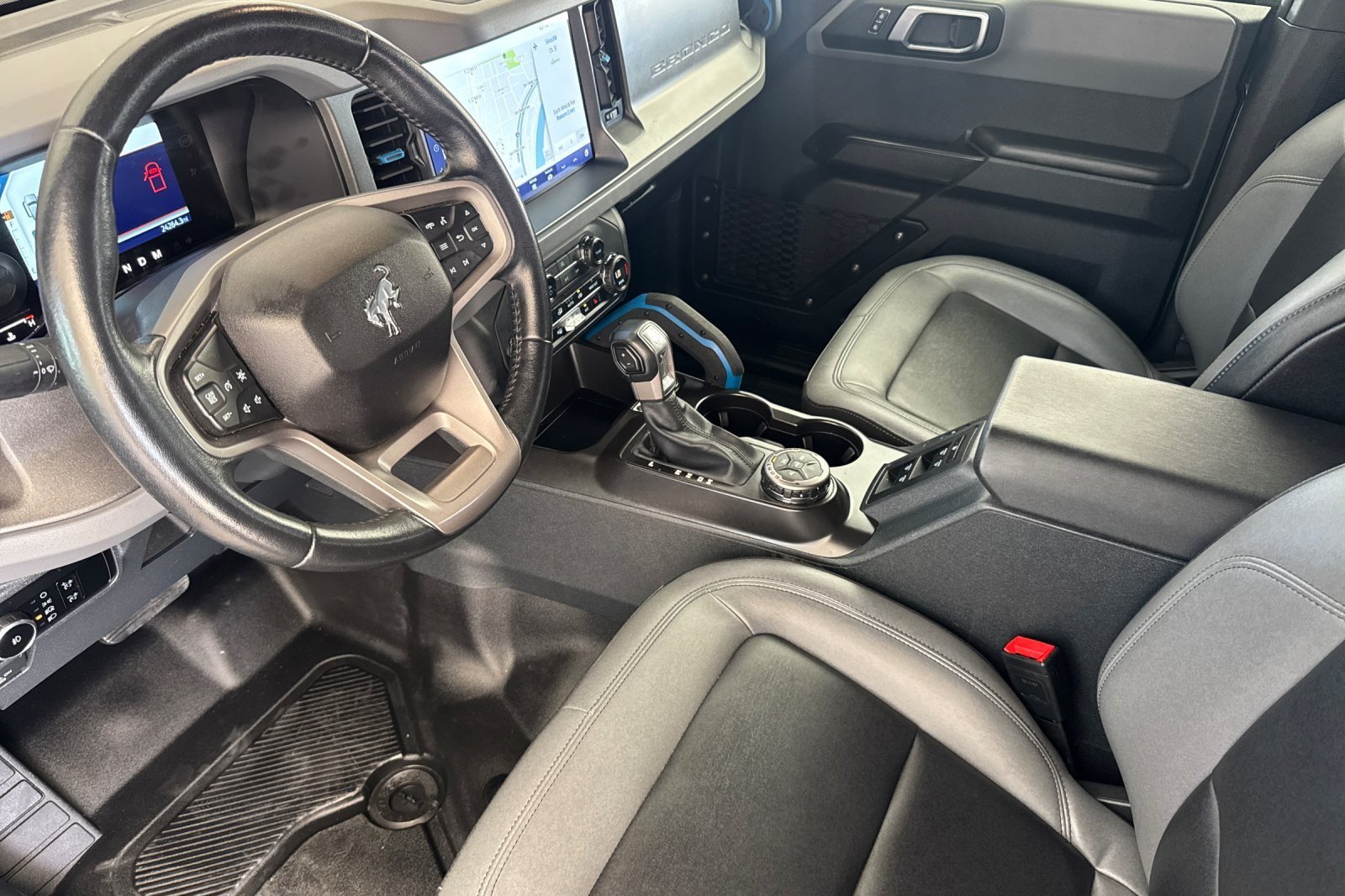 Used 2024 Ford Bronco Black Diamond AWD/4WD image 9