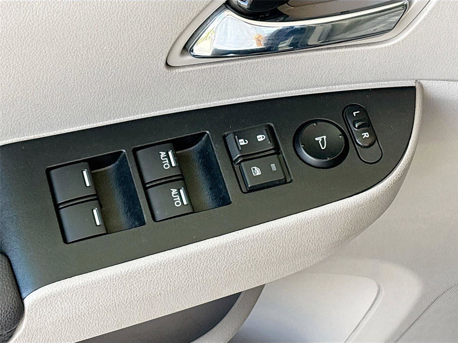 Used 2015 Honda Odyssey EX-L image 17