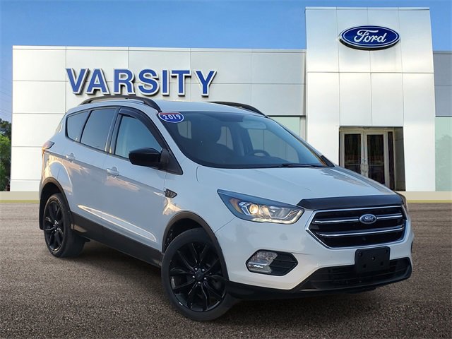 Used 2019 Ford Escape SE w/ SE Sport Appearance Package