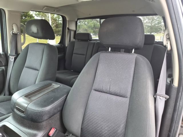 Used 2010 Chevrolet Silverado 2500 LT w/ Interior Plus Package AWD/4WD image 12