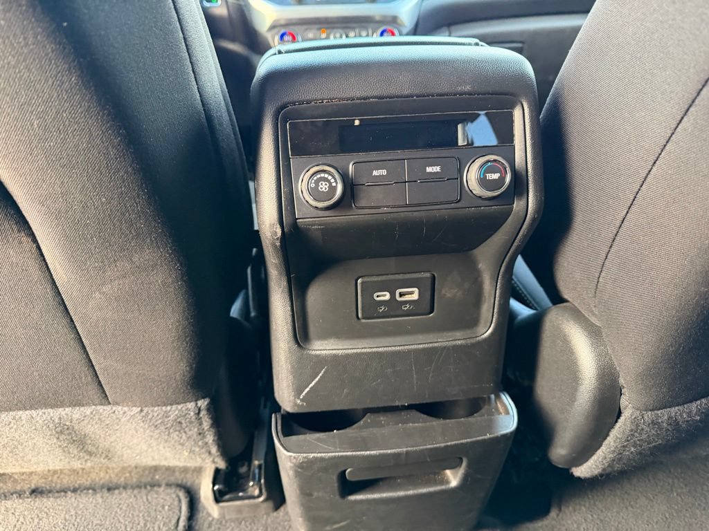 Used 2023 GMC Acadia SLE FWD image 11