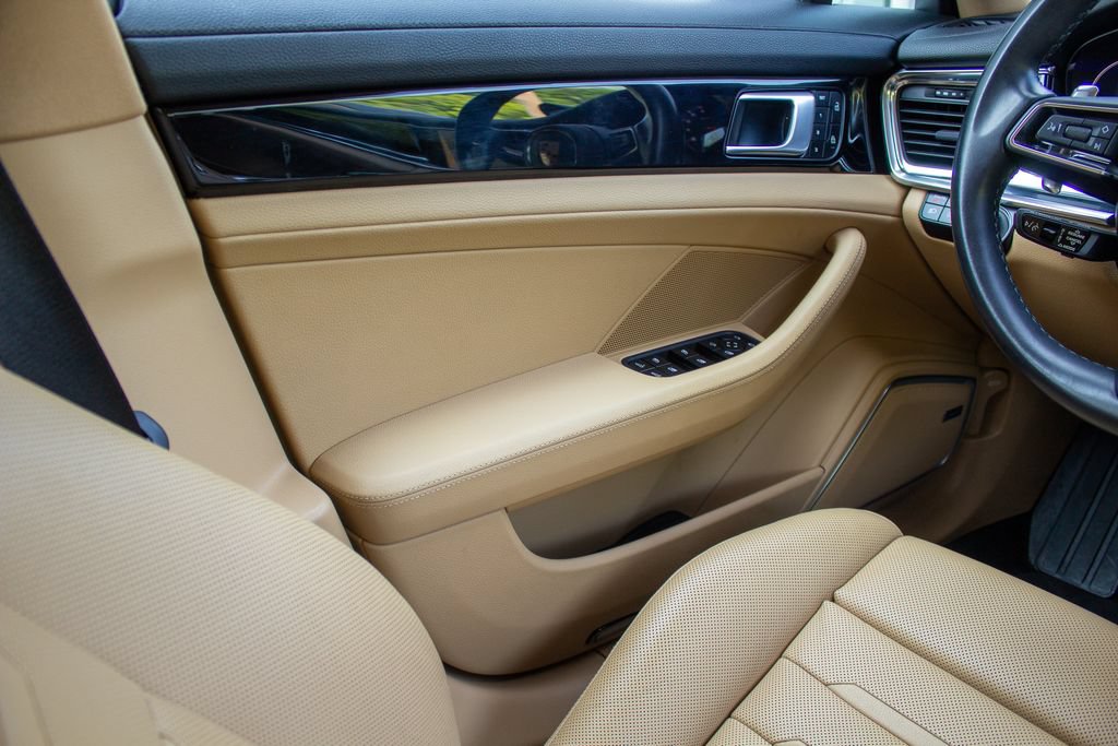 Used 2022 Porsche Panamera 4S AWD/4WD image 19