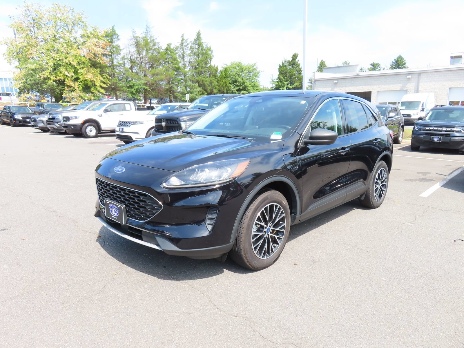Certified 2022 Ford Escape SE w/ Convenience Package FWD image 3