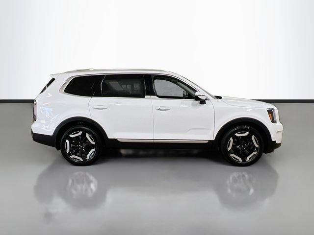 Certified 2024 Kia Telluride EX w/ EX Captain's Chair Package FWD image 8