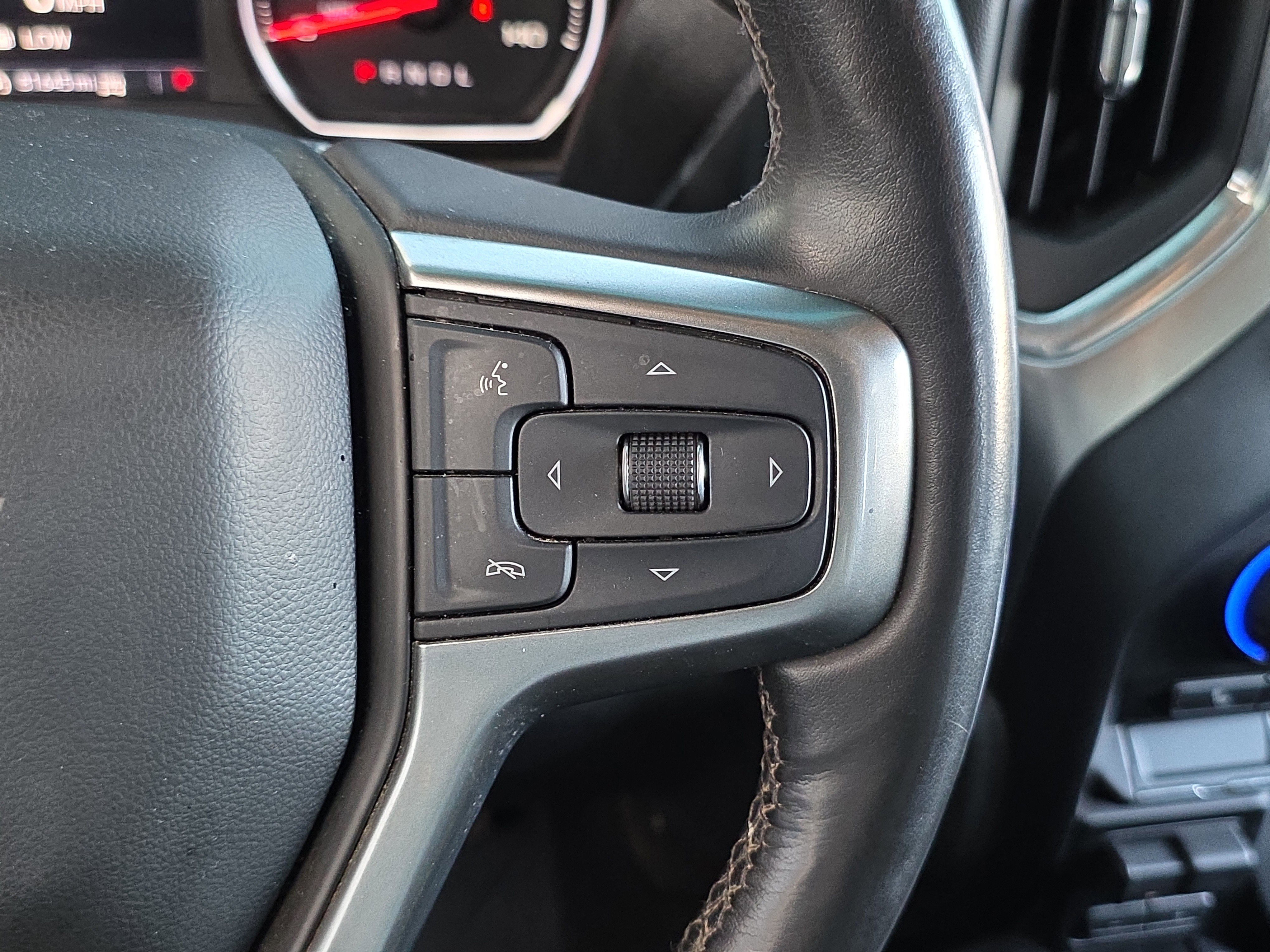 Used 2020 Chevrolet Silverado 1500 LT w/ Texas Edition image 14