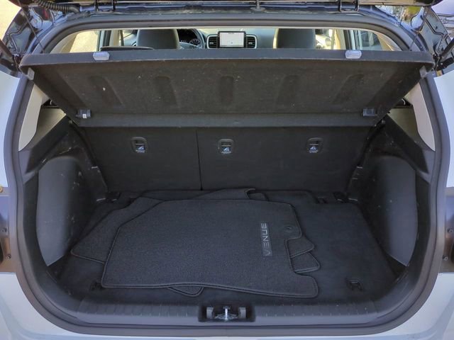 Certified 2022 Hyundai Venue Limited image 12