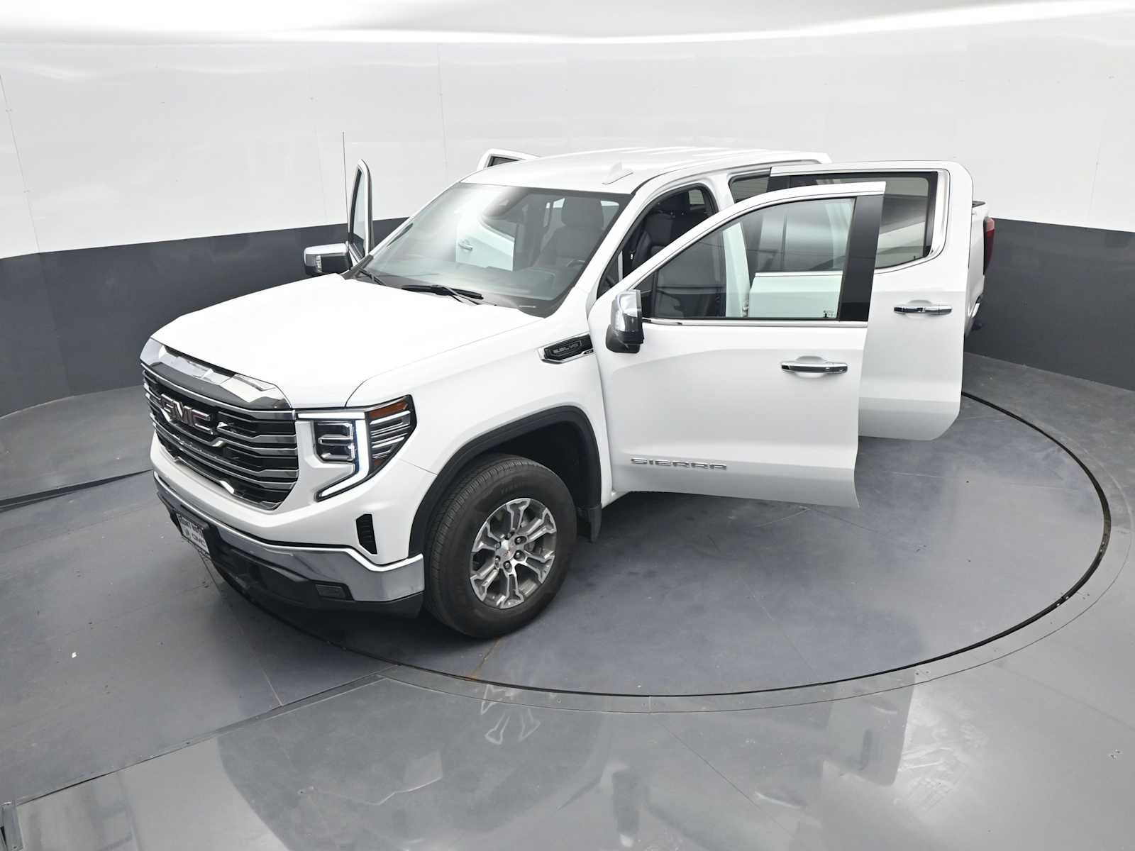 Used 2025 GMC Sierra 1500 SLT AWD/4WD image 53