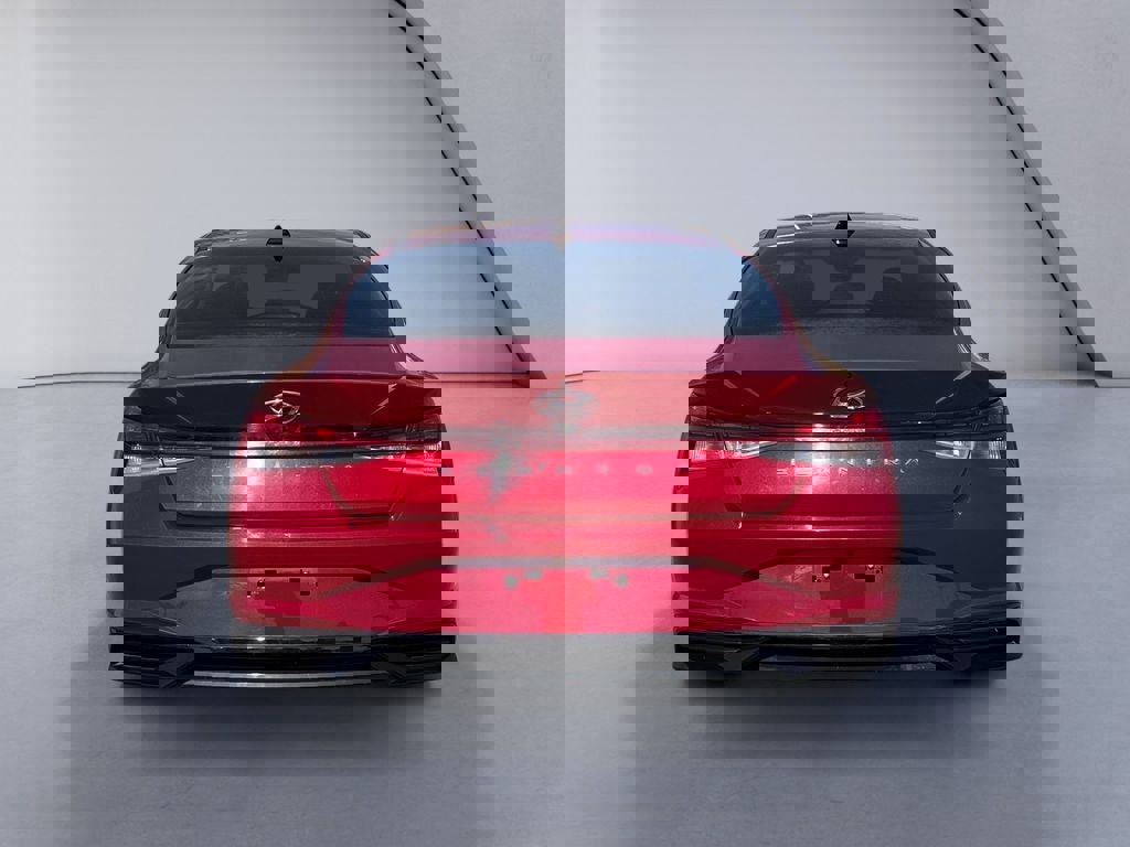 Used 2022 Hyundai Elantra SEL w/ Convenience + Premium Package image 4