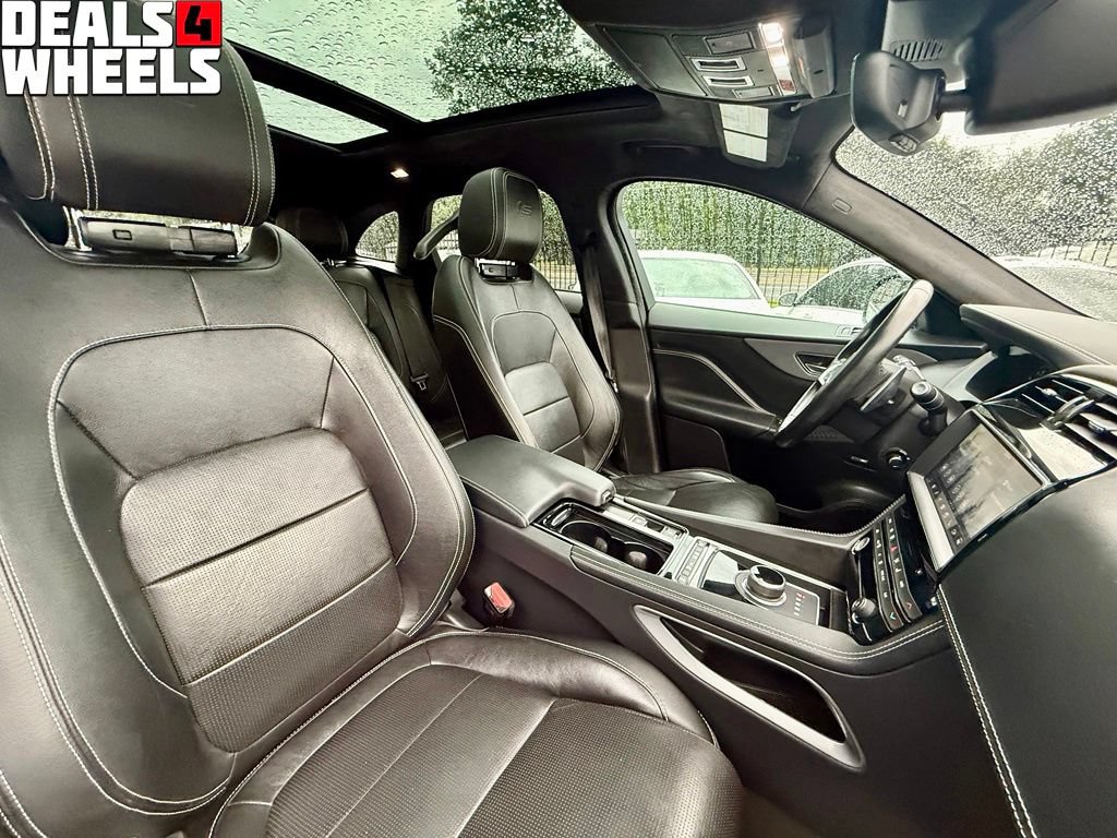 Used 2019 Jaguar F-PACE S AWD/4WD image 30