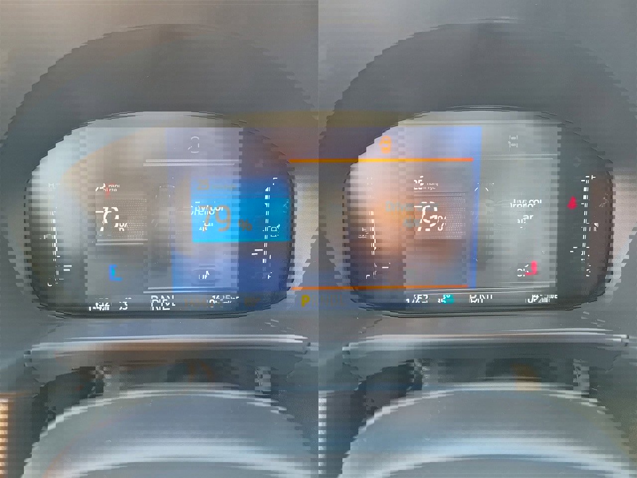 Used 2025 Ford Escape Base w/ Class II Trailer Tow Package image 22