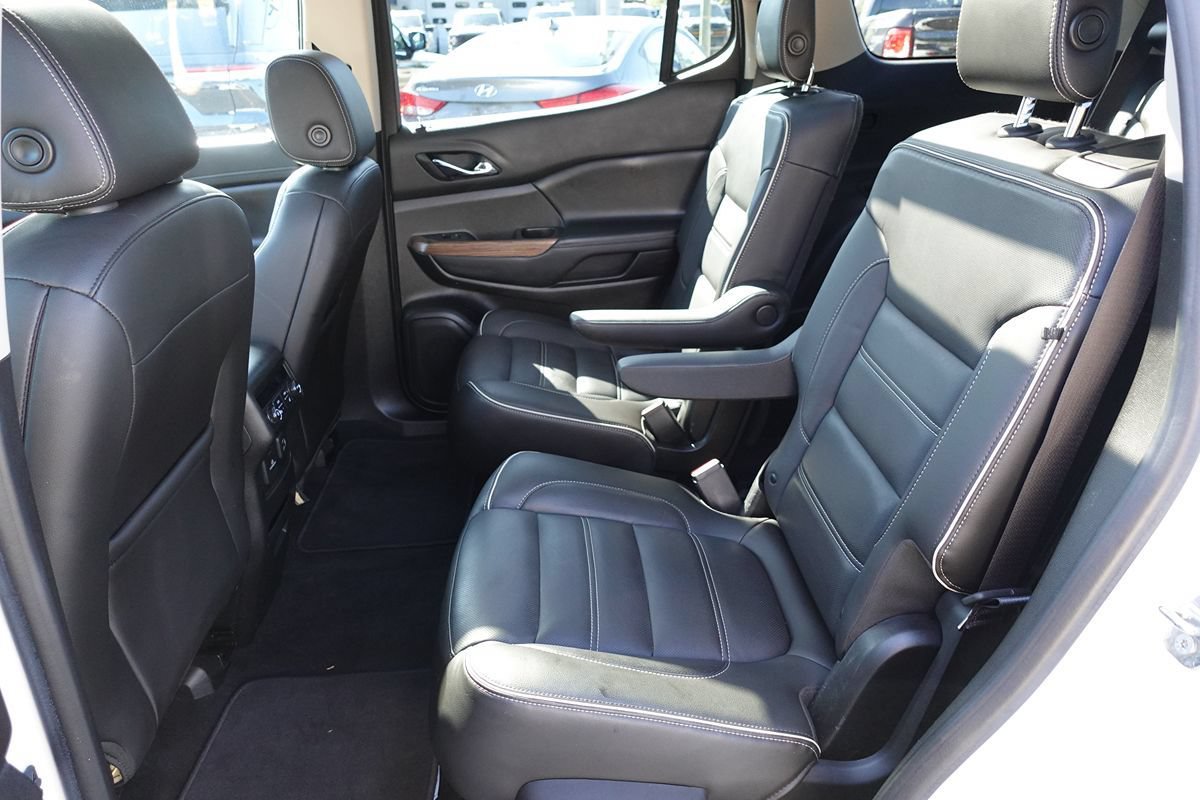 Used 2019 GMC Acadia Denali w/ Technology Package FWD image 26