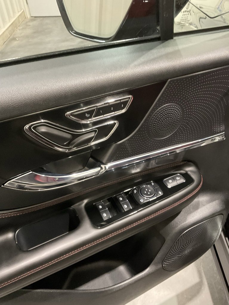 Used 2023 Lincoln Corsair Reserve w/ Equipment Group 201A image 7