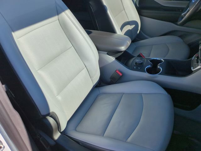 Used 2024 GMC Terrain SLT image 24